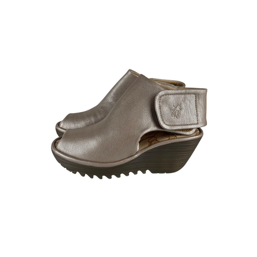Fly London Yone642 Silver Leather Wedge Sandals Peep Toe EU 36 New in Box 5.5/6 - Picture 4 of 9